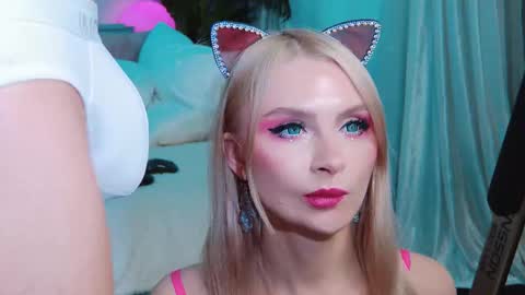 Snapshot of rockstarsgames chatting on September 20, 2025, 11:11 am Lina and Den online show from September 20, 2025, 11:11 am