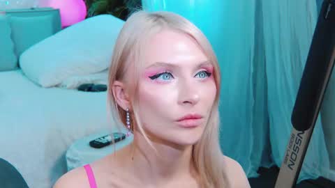 Snapshot of rockstarsgames chatting on October 17, 2025, 10:29 am Lina and Den online show from October 17, 2025, 10:29 am