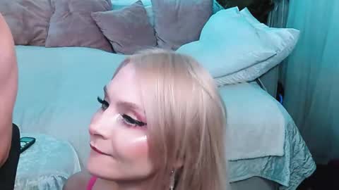 Snapshot of rockstarsgames chatting on November 6, 2025, 9:10 am Lina and Den online show from November 6, 2025, 9:10 am