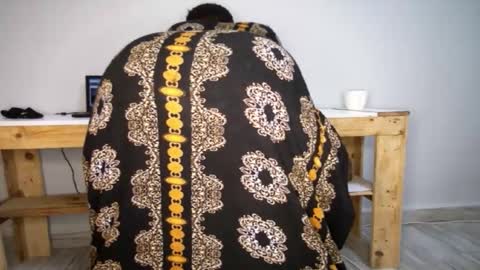 Berry online show from October 8, 2025, 7:33 pm