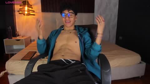 Rodney Styles online show from December 15, 2024, 3:45 am