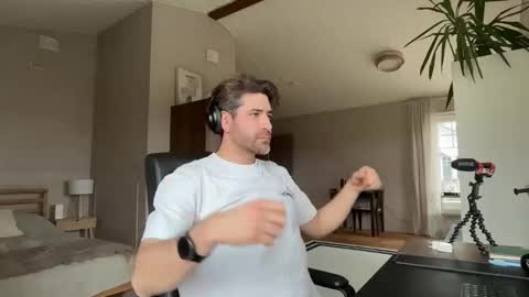 Roger Sterling online show from April 25, 2026, 9:34 am