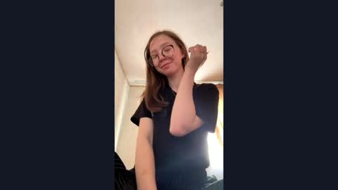 Snapshot of rogue_parcel chatting on April 5, 2026, 12:02 pm rogue_parcel online show from April 5, 2026, 12:02 pm