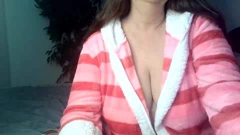 Rosie Rios online show from November 15, 2025, 1:14 am