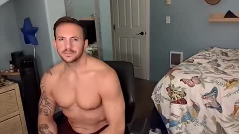 rokco_ online show from February 15, 2026, 5:37 am