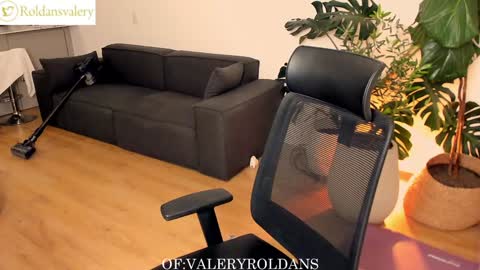 Snapshot of roldansvalery chatting on February 6, 2025, 6:51 am Valery Roldans online show from February 6, 2025, 6:51 am