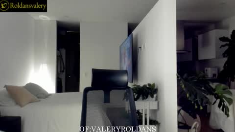 Snapshot of roldansvalery chatting on November 7, 2025, 2:55 am Valery Roldans online show from November 7, 2025, 2:55 am
