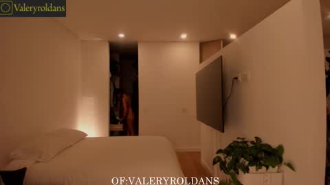 Snapshot of roldansvalery chatting on November 27, 2025, 4:14 am Valery Roldans online show from November 27, 2025, 4:14 am