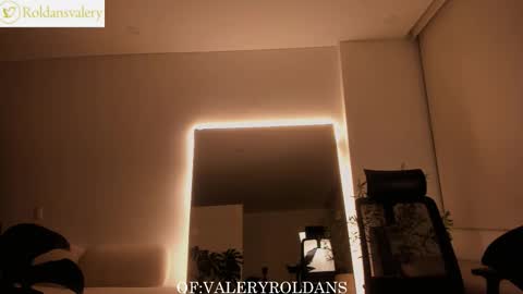 Snapshot of roldansvalery chatting on December 3, 2025, 3:14 am Valery Roldans online show from December 3, 2025, 3:14 am