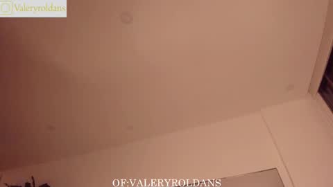 Snapshot of roldansvalery chatting on December 4, 2025, 4:11 am Valery Roldans online show from December 4, 2025, 4:11 am