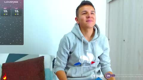 Snapshot of rolos_hot32 chatting on February 18, 2025, 3:43 pm rolos_hot32 online show from February 18, 2025, 3:43 pm