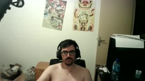 Snapshot of romainb72 chatting on June 2, 2026, 10:34 pm romainb72 online show from June 2, 2026, 10:34 pm