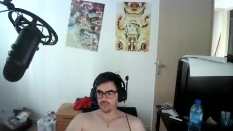 Snapshot of romainb72 chatting on June 22, 2026, 10:34 am romainb72 online show from June 22, 2026, 10:34 am