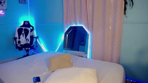 Snapshot of romalix chatting on September 17, 2025, 8:54 pm charlotte online show from September 17, 2025, 8:54 pm