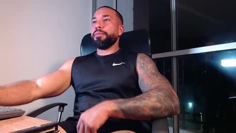 Snapshot of roman_muscle_ chatting on January 29, 2025, 3:12 am Roman online show from January 29, 2025, 3:12 am