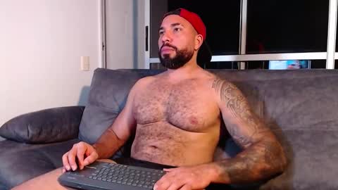 Snapshot of roman_muscle_ chatting on February 1, 2025, 4:46 am Roman online show from February 1, 2025, 4:46 am