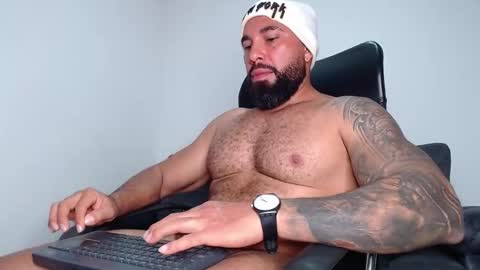 Snapshot of roman_muscle_ chatting on November 13, 2025, 9:25 pm Roman online show from November 13, 2025, 9:25 pm