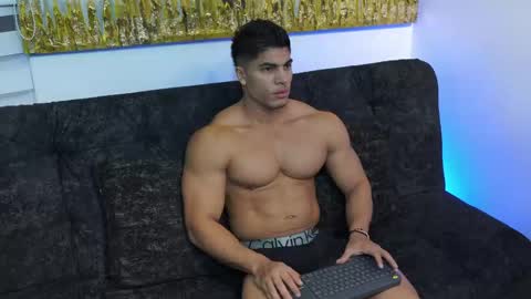 Snapshot of romano_kentt12 chatting on June 7, 2026, 3:32 am romano_kentt12 online show from June 7, 2026, 3:32 am