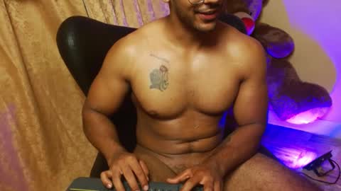 Snapshot of romanpearce_ chatting on January 15, 2025, 1:12 am Roman online show from January 15, 2025, 1:12 am