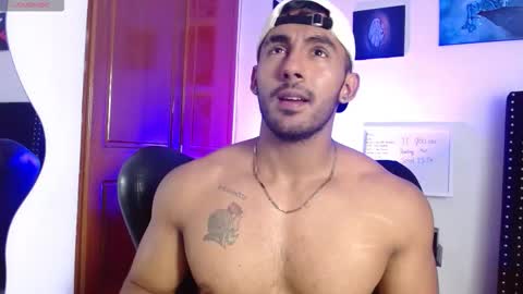 Snapshot of romanpearce_ chatting on September 10, 2025, 7:58 pm Roman online show from September 10, 2025, 7:58 pm