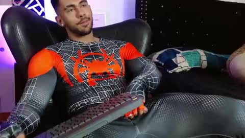 Roman online show from November 25, 2025, 6:52 pm