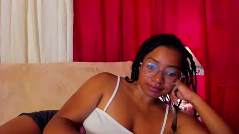 Snapshot of romantic_stargirl chatting on September 29, 2025, 1:11 am Is A Belle online show from September 29, 2025, 1:11 am