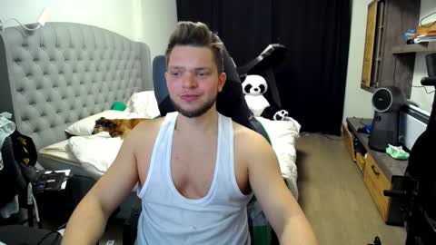 Snapshot of romantic_twunk chatting on October 18, 2025, 1:41 am romantic_twunk online show from October 18, 2025, 1:41 am