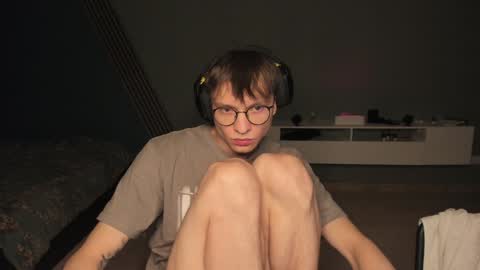 Snapshot of romeo_mercy chatting on December 19, 2024, 1:28 am Romeo online show from December 19, 2024, 1:28 am