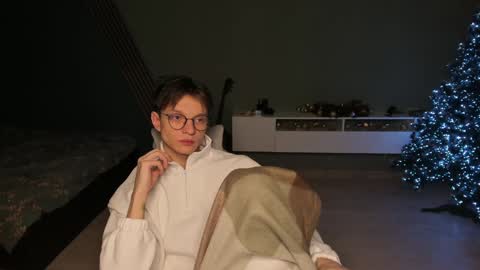 Snapshot of romeo_mercy chatting on January 2, 2025, 10:11 pm Romeo online show from January 2, 2025, 10:11 pm