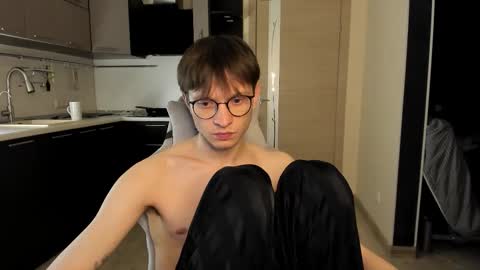 Snapshot of romeo_mercy chatting on September 19, 2025, 9:37 pm Romeo online show from September 19, 2025, 9:37 pm