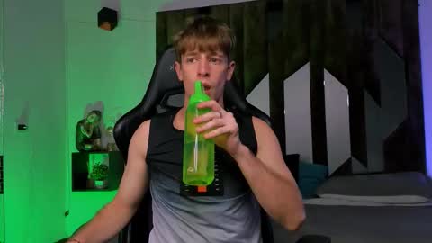 Romeo Ricci online show from March 14, 2026, 2:50 am