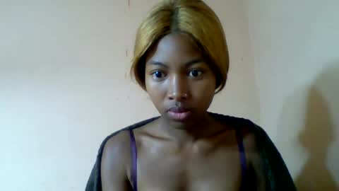 rominah_20 online show from July 22, 2026, 11:18 pm
