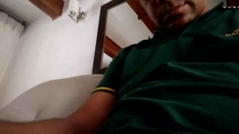 Snapshot of rompeculos121 chatting on March 11, 2025, 7:03 pm rompeculos121 online show from March 11, 2025, 7:03 pm