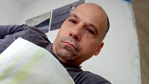 Snapshot of ron_butze chatting on June 8, 2026, 7:31 am Ron Butze online show from June 8, 2026, 7:31 am