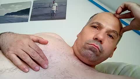 Snapshot of ron_butze chatting on June 23, 2026, 2:48 pm Ron Butze online show from June 23, 2026, 2:48 pm
