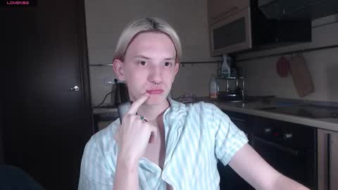 Snapshot of ron_vilss chatting on September 22, 2025, 12:40 pm Ron online show from September 22, 2025, 12:40 pm