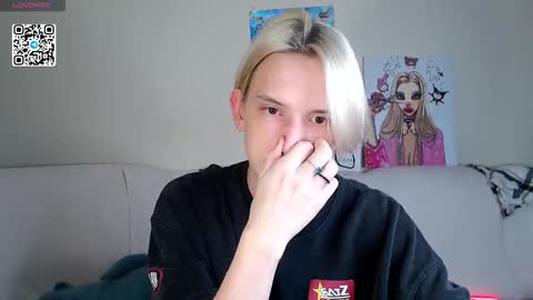 Snapshot of ron_vilss chatting on September 30, 2025, 10:20 am Ron online show from September 30, 2025, 10:20 am