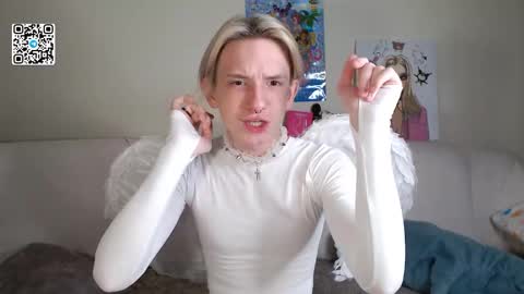 Snapshot of ron_vilss chatting on October 4, 2025, 6:55 am Ron online show from October 4, 2025, 6:55 am