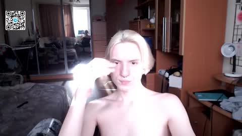 Snapshot of ron_vilss chatting on October 23, 2025, 8:24 am Ron online show from October 23, 2025, 8:24 am