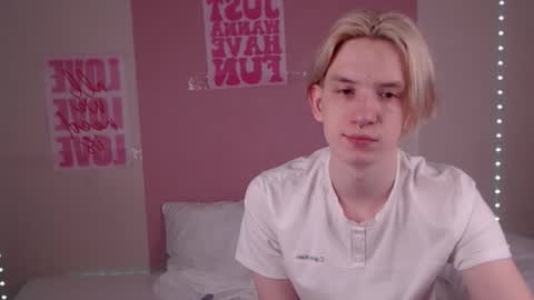 Snapshot of ron_vilss chatting on February 8, 2026, 11:02 am Ron online show from February 8, 2026, 11:02 am