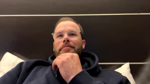 ronald2774 online show from April 19, 2026, 3:28 am