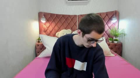 ronbevs online show from April 9, 2026, 7:19 pm