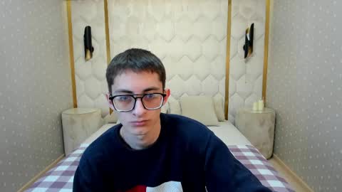 Snapshot of ronbevs chatting on May 13, 2026, 7:33 pm ronbevs online show from May 13, 2026, 7:33 pm