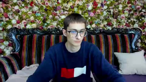 Snapshot of ronbevs chatting on May 15, 2026, 8:49 pm ronbevs online show from May 15, 2026, 8:49 pm