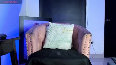 Snapshot of ronnie_fallout chatting on October 2, 2025, 8:05 pm Ronnie online show from October 2, 2025, 8:05 pm