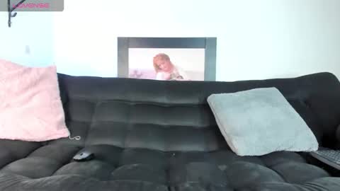 Snapshot of ronnie_fallout chatting on October 14, 2025, 7:14 pm Ronnie online show from October 14, 2025, 7:14 pm