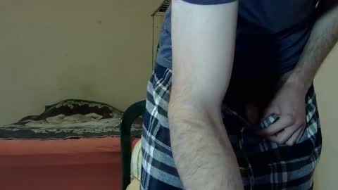 Snapshot of ronniemaster chatting on January 15, 2025, 11:40 pm ronniemaster online show from January 15, 2025, 11:40 pm