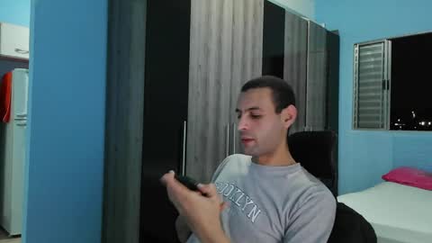 Snapshot of ronnispoto chatting on May 4, 2026, 10:06 pm ronny online show from May 4, 2026, 10:06 pm