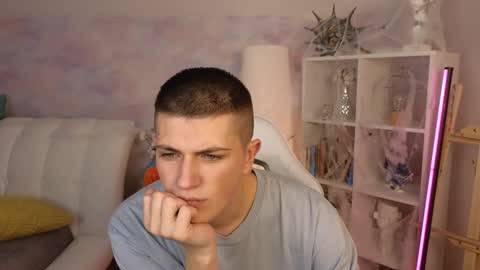 Snapshot of rony_winston chatting on December 5, 2024, 1:38 pm Rony online show from December 5, 2024, 1:38 pm