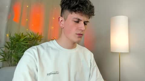 Rony online show from April 21, 2026, 8:34 pm